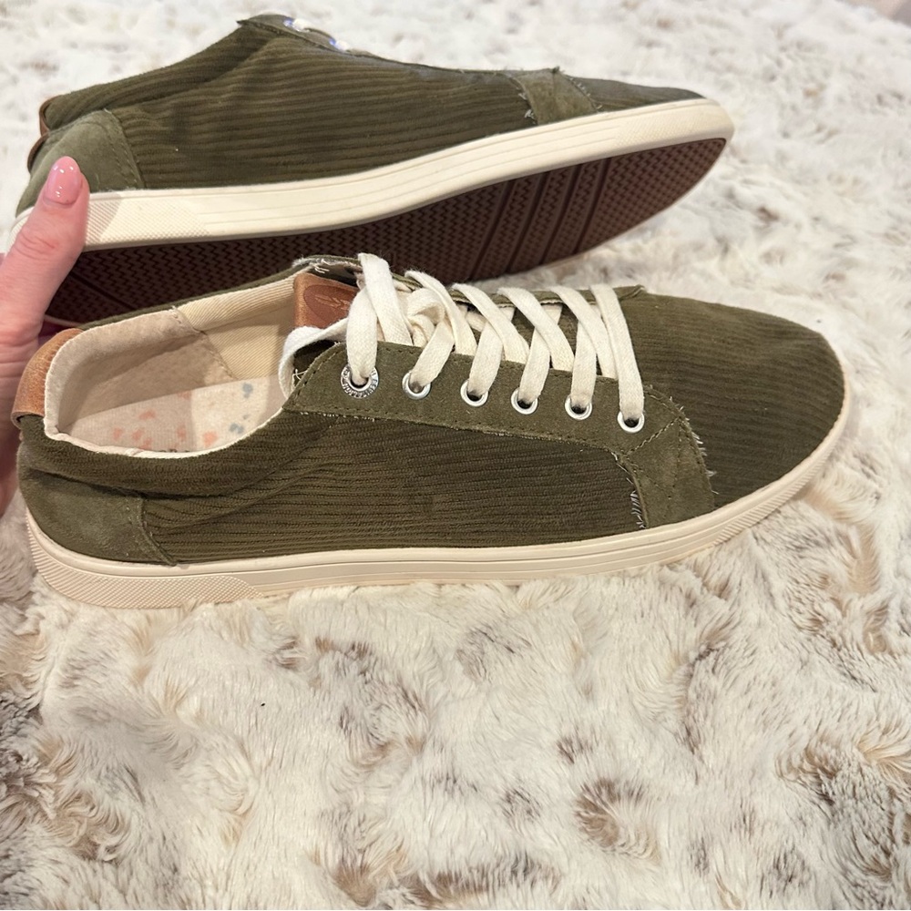 Revitalign Olive Green Corduroy Canvas Sneakers Womens size 10 - Picture 3 of 6